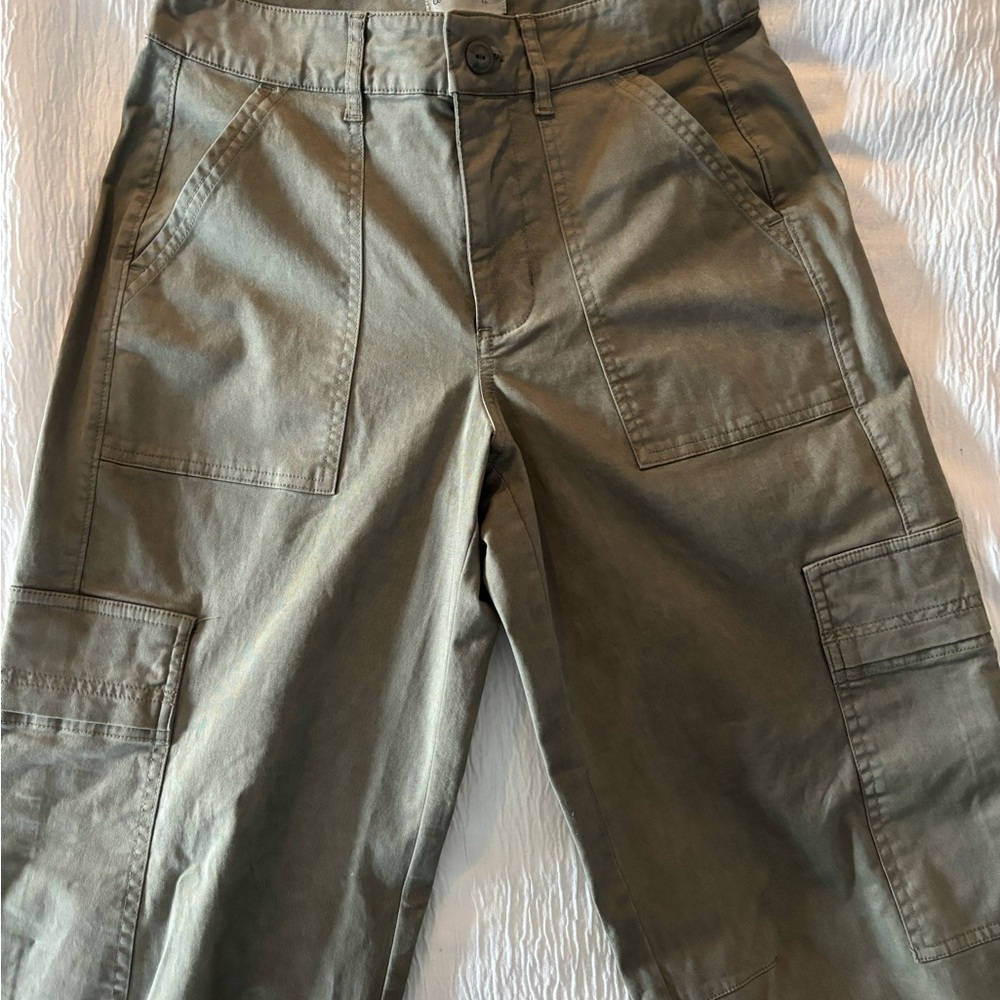 Universal Thread Womens Barrel Cargo Pants